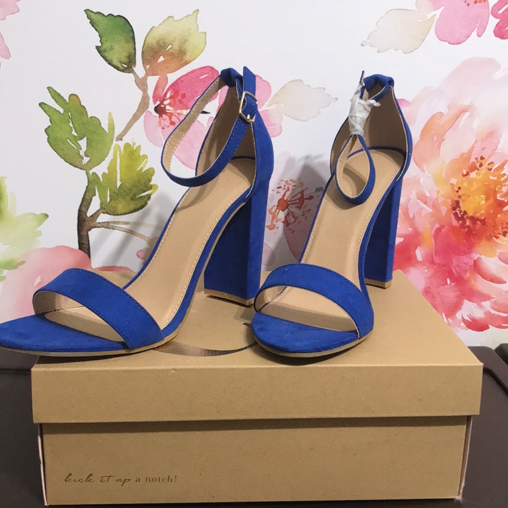 NEVER WORN CHARLOTTE RUSSE COBALT HEELED SANDAL